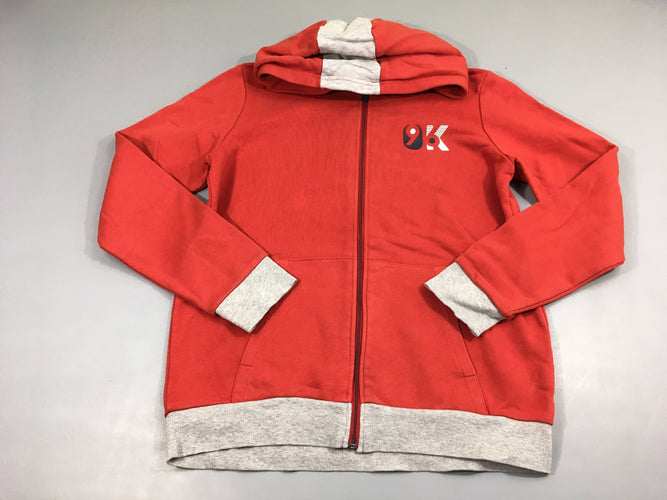 Sweat zippéà capuche rouge OK, moins cher chez Petit Kiwi