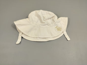 Chapeau blanc, fleur brodée argentée -47 cm