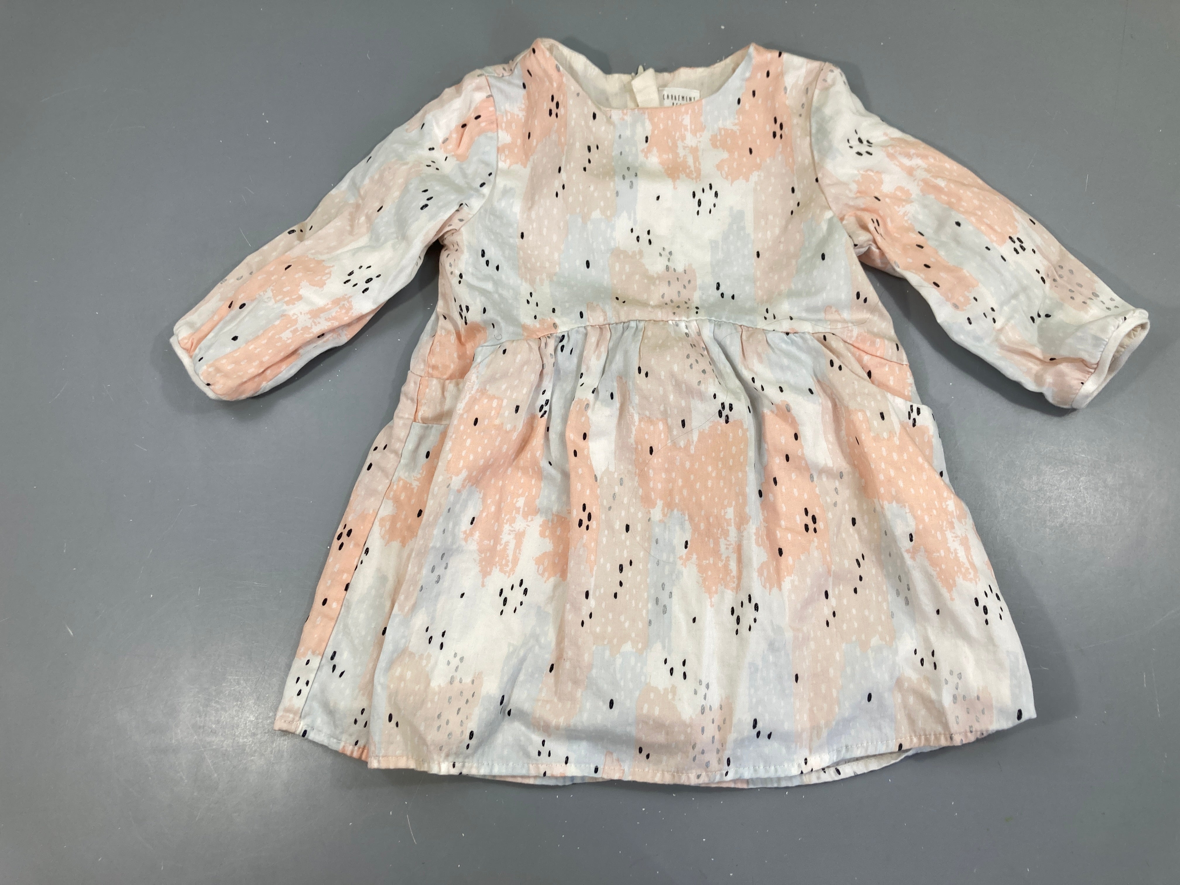 Robe m.l doublée blanche motifs saumons et traits noir Carrément beau