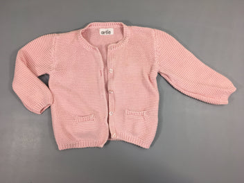 Gilet rose pâle artie, petite tache à la poitrine