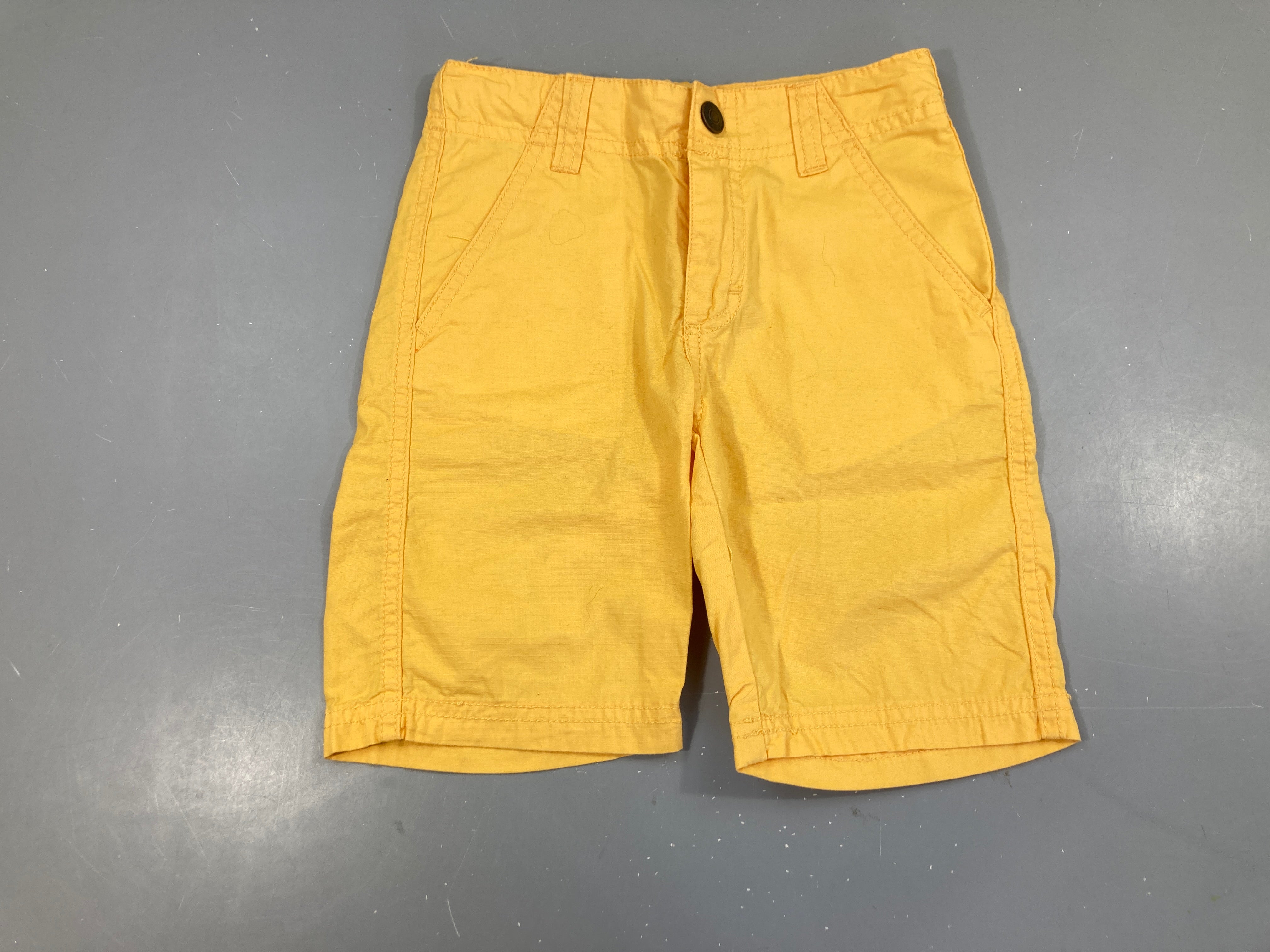 Bermuda jaune