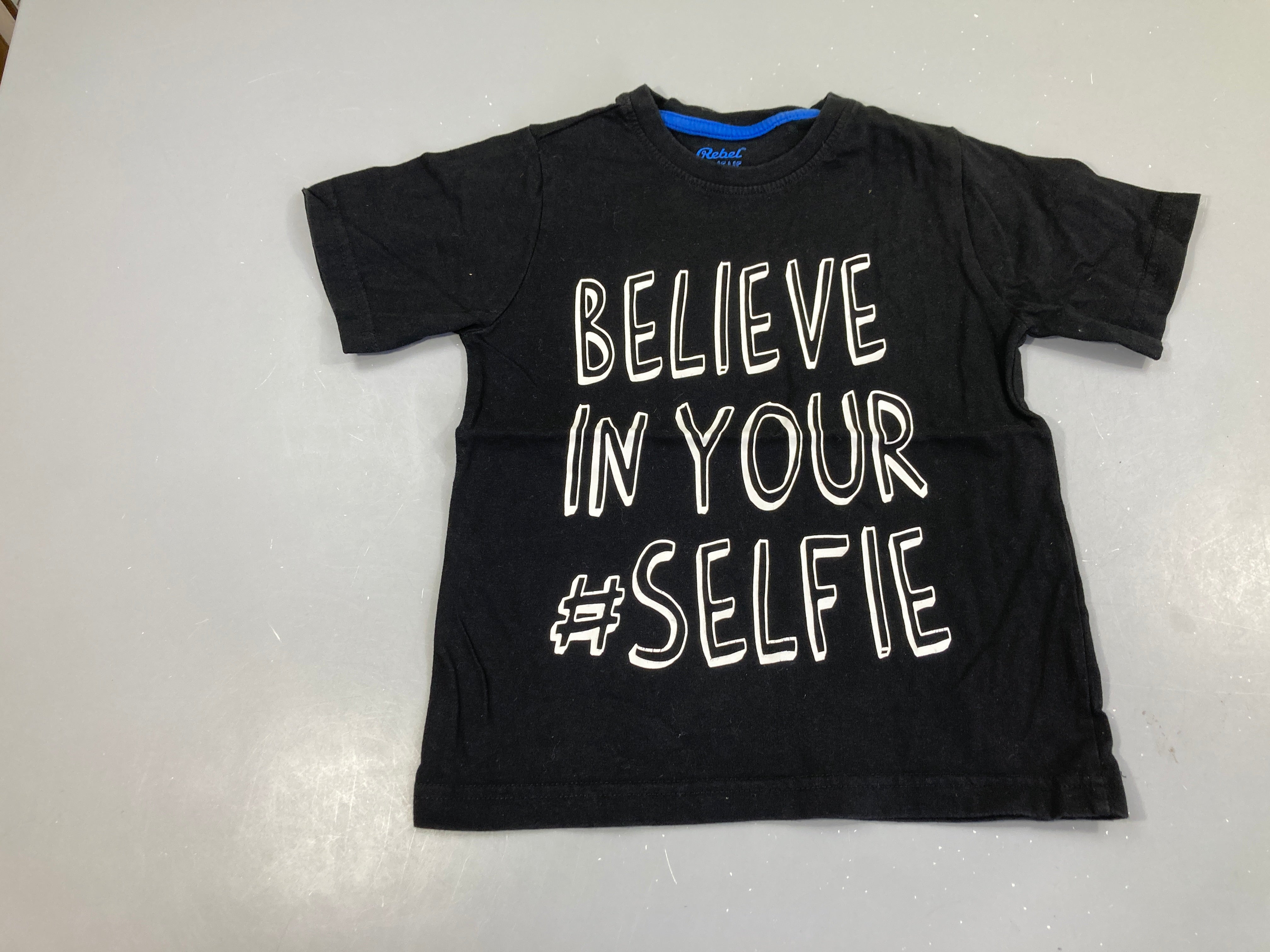 T-shirt m.c noir Believe