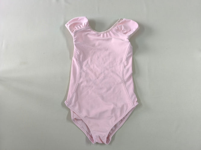 Maillot de danse rose clair (taille estimée), moins cher chez Petit Kiwi