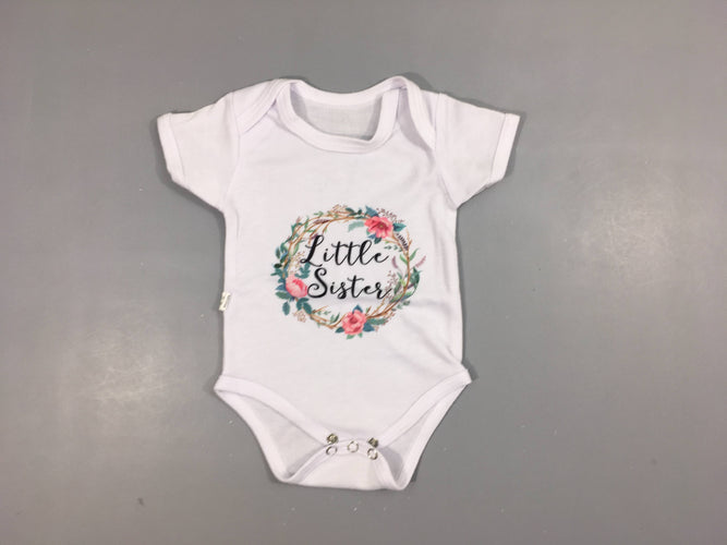 Body m.c  blanc "little sister" pas de taille indiquée estimée 6M, moins cher chez Petit Kiwi