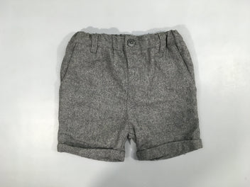 Bermuda chino gris chiné à revers  50% laine 50% polyester pas de taille indiquée, estimée  18m