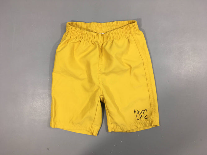 Short jaune "happy life" 100% polyester, moins cher chez Petit Kiwi