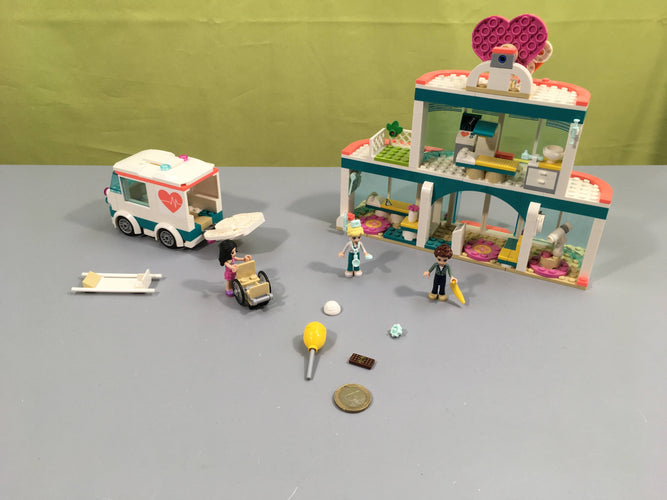 Lego friends 41394 L'hôpital de Heartlake City, manque quelques pièces, tel que sur la photo, moins cher chez Petit Kiwi