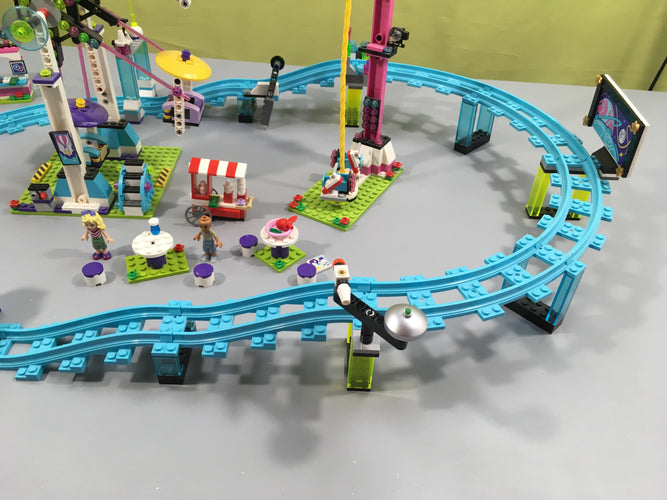 Lego friends 41130 Les montagnes russes du parc d'attractions, manque plusieurs pièces, tel que sur la photo, moins cher chez Petit Kiwi