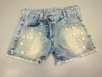 Short denim clair , perles et strass. Bas effiloché 100% coton