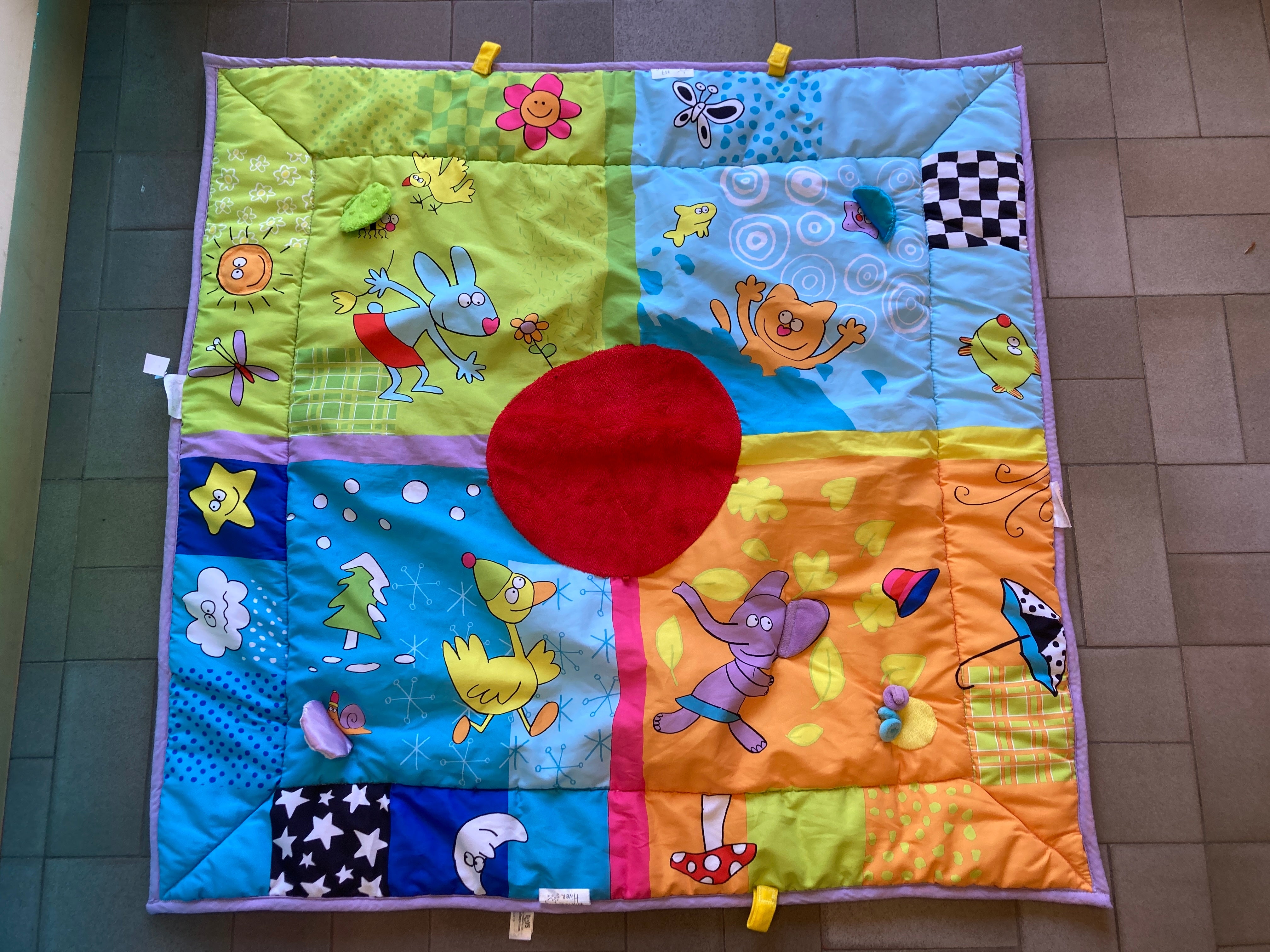 Tapis d'éveil Taf Toys vendu sans accessoire