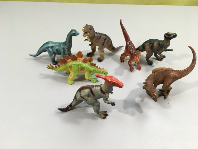 Lot de 7 Dinosaures, moins cher chez Petit Kiwi