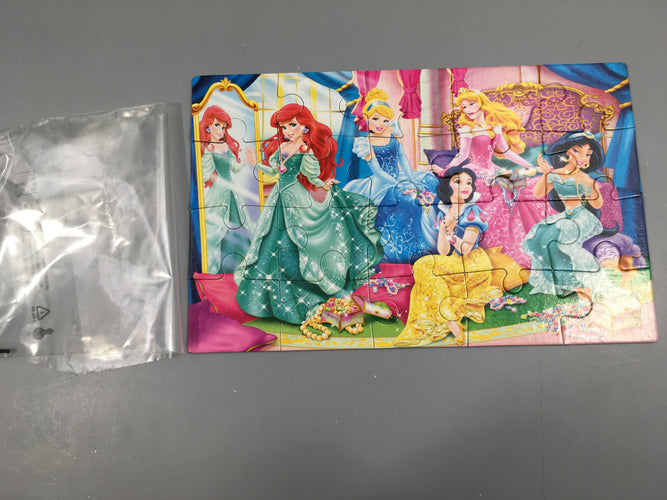 Puzzle Princesse 20 pcs (Sans boîte) Complet, moins cher chez Petit Kiwi