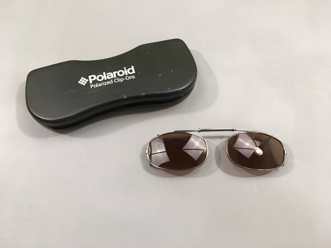 Lunettes de soleil Clip-Ons Polaroid Parfait état (avec étui surlequel traces d'usure), moins cher chez Petit Kiwi