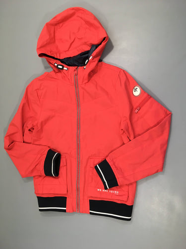 Veste enduite légère zippée rouge à capuche, moins cher chez Petit Kiwi