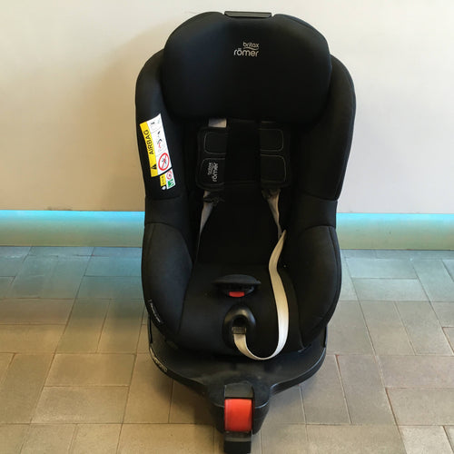 Siège auto dual Fix M I-size BR Cosmos Black ZS, SICT inside Romer Britax. De 3 mois - 4 ans , 61 - 105 cm, jusqu'à 18kg - dos et face à la route, moins cher chez Petit Kiwi