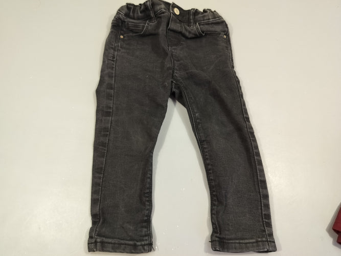 Jeans noir 65% coton 26% polyester 8% viscose  1% élasthanne, moins cher chez Petit Kiwi