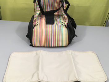 Réhausseur/Sac à langer noir-arc-en-ciel Hoppop tout en un. 15kg max Petite tache à rafraichir asise