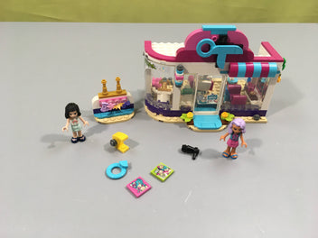 Lego Friends 41391 Le salon de coiffure de Heartlake City ,vendu tel que sur la photo, manque quelques petits éléments