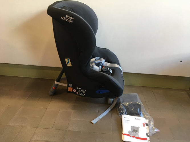 Siège auto Max Way Cos.mos gris - Romer Britax- groupe auto 1/2 conçu pour les enfants de 9 kg à 25 kg, soit de 9 mois à 6 ans environ. Il permet de voyager en position dos à la route d'environ 9 kg à 25 kg., moins cher chez Petit Kiwi