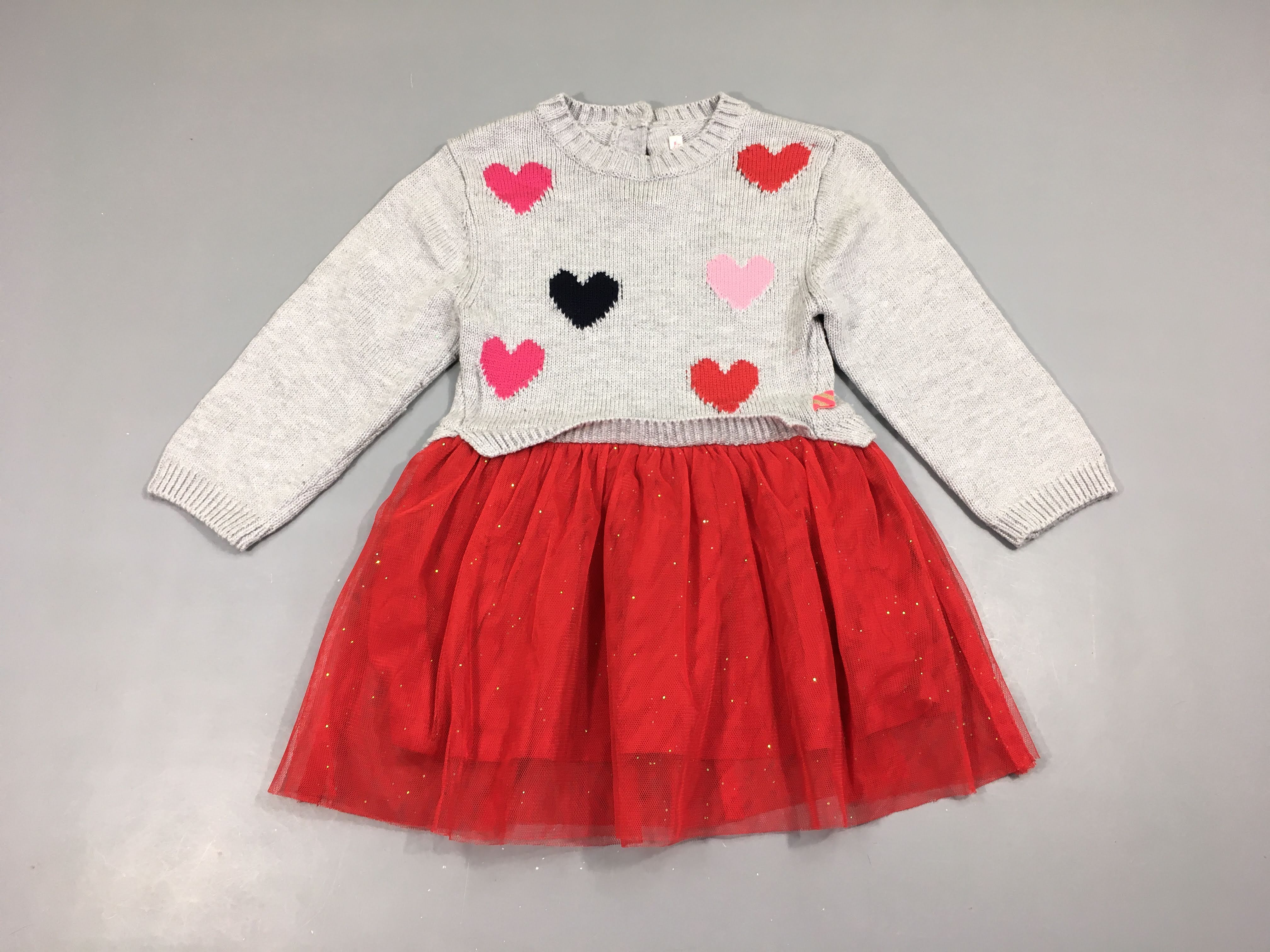 Robe m.l bi-matière Maille grises haut coeurs/Bas tulle rouge pailleté doré bas (Haut légèrement bouloché)