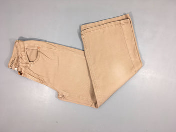 Pantalon brun clair-Petites taches légères fesses droites