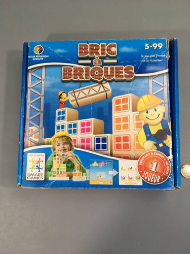 Smart games Jeu  de réflexion Bric à briques +5a boite abimée, moins cher chez Petit Kiwi